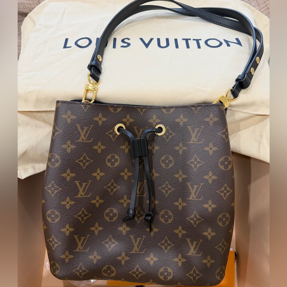 Louis Vuitton Neonoe MM black Monogram Shoulder Bag